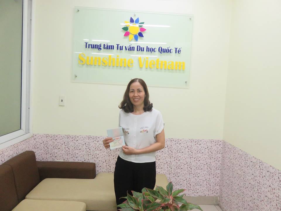Visa du lịch Canada: Du học Sunshine Vietnam chúc mừng chị Lê Thị Nhuê được cấp visa du lịch thăm thân Canada